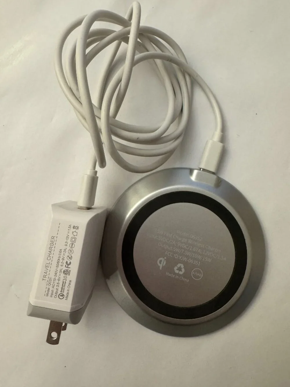 AT&T 15W Fast Wireless Charging Pad Qi Charger Model 06351 w/ Adapter Cable